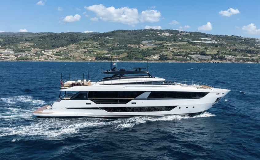 O maior yacht produzido em série no Brasil - Ferretti Yachts 1000