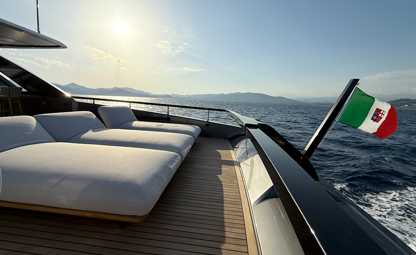 NAUTICLASS apresenta a Ferretti Yachts 940 no Cannes Yachting Festival